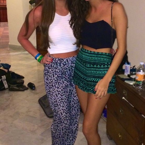 Patterned Shorts - Picture 2 of 3